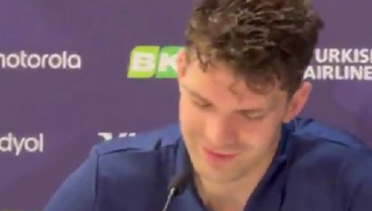 Tarık Biberovic, basın toplantısında tesbih çekti