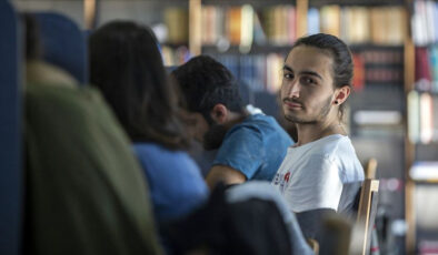 Türkiye’de gençlerin yüzde 51,8’i memnun