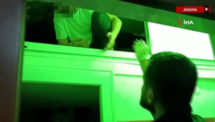 Adana’da firari torbacılara operasyon: Tavan ortasında yakalandı