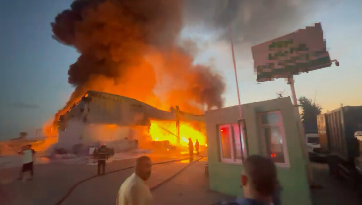 Adana’da geri dönüşüm fabrikasında yangın
