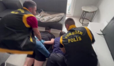 Adana’da husumetlisine tekraren ateş etti