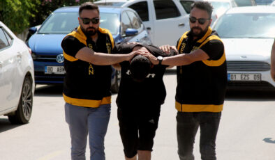 Adana’da karşıt istikamete girip bayan şoföre küfretti: El kol yaptı, tahrik etti