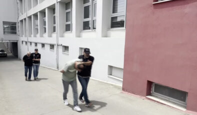 Adana’da ‘satmıyoruz, kullanıyoruz’ diyen 2 torbacı tutuklandı