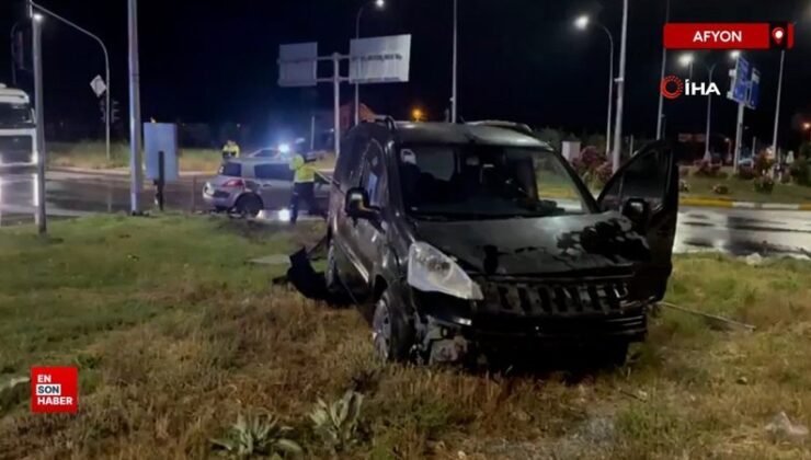 Afyonkarahisar’da İki arabanın çarpıştığı kaza