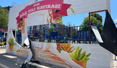 Aile Yılı panosuna ziyan veren gençlerle görüşme