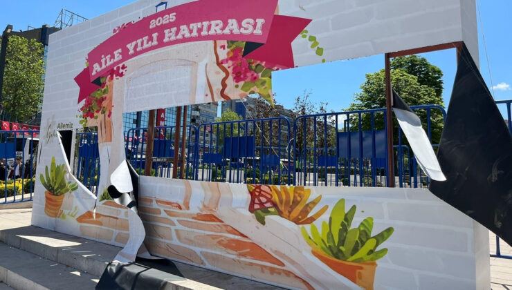 Aile Yılı panosuna ziyan veren gençlerle görüşme