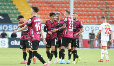 Alanyaspor, Sivasspor karşısında iki golle güldü