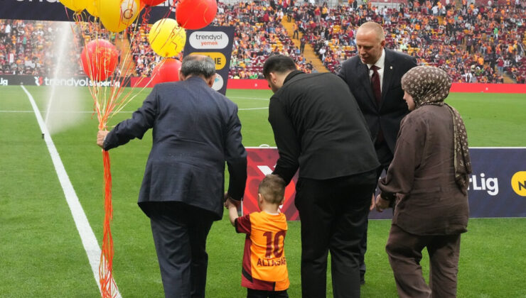 Ali Asaf için sarı-kırmızılı balonlar uçuruldu