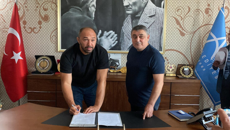 Ali Gürbüz, Aksu Belediyesi ile kontrat imzaladı