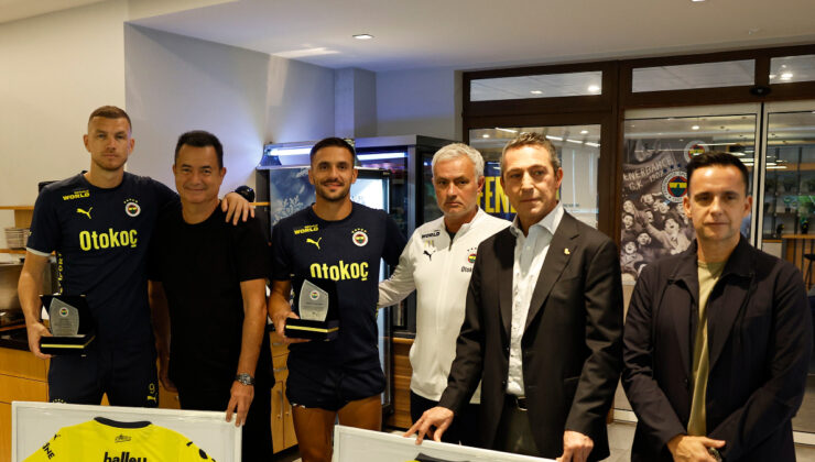 Ali Koç, Tadic ve Dzeko’ya teşekkür plaketi verdi