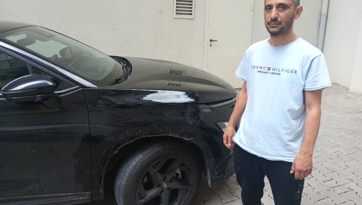 Ankara’da başıboş köpek sürüsü park halindeki araca ziyan verdi