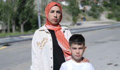 Ankara’da çocuklarıyla birlikte başıboş köpeklerin saldırısına uğrayan anne konuştu