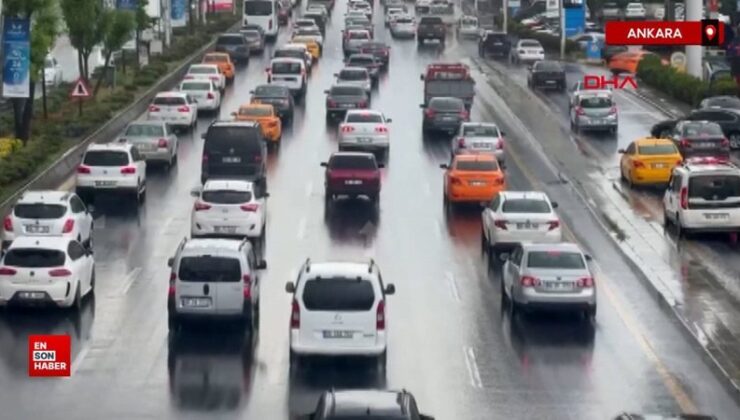 Ankara’da öğlen saatlerinde sağanak tesirli oldu
