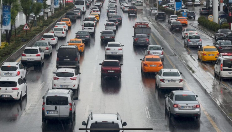 Ankara’da sağanak tesirini gösterdi