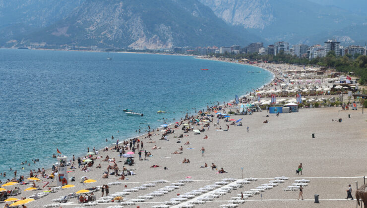 Antalya kıyılarında bayram öncesi yoğunluk başladı