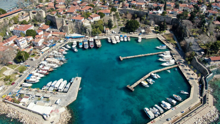 Antalya’da 174 turizm işletmesinin ruhsatı askıya alındı