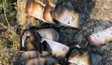 Antalya’da çıkan yangında hem meskeni hem de 80 bin lirası yandı