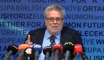 AP Türkiye Raportörü Amor: İmamoğlu çıkmadan AB üyesi olamazsınız