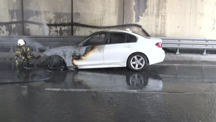 Ataşehir’de araba alev alev yandı