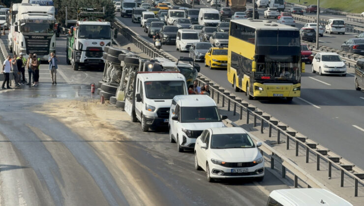 Bahçelievler’de beton mikseri devrildi: Yan yol trafiğe kapandı