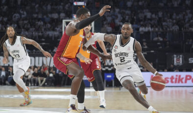 Beşiktaş derbide Galatasaray’ı devirdi