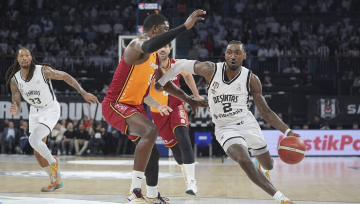Beşiktaş derbide Galatasaray’ı devirdi
