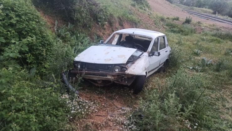 Bingöl’de araba uçuruma yuvarlandı: 2 yaralı