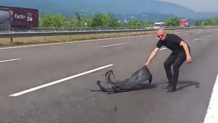 Bolu’da otoyolda kaza olmasın diye plastik modülleri topladı