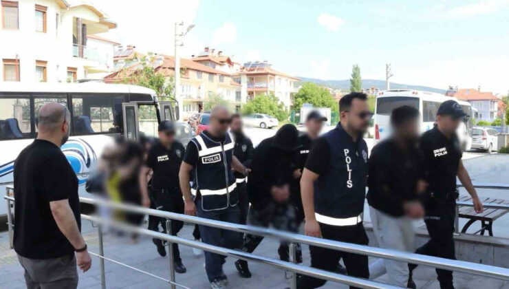 Burdur’da fuhuş operasyonu: 8 zanlı tutuklandı
