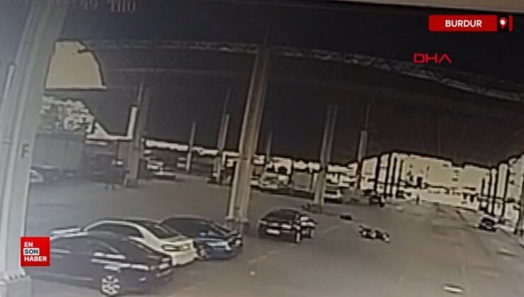 Burdur’da motosikletler baş başa çarpıştı