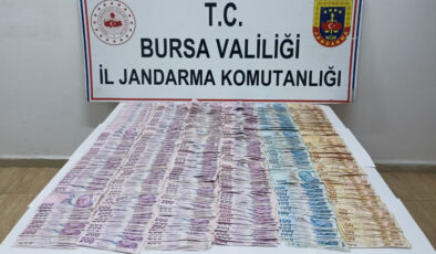 Bursa’da geçersiz jandarmayı gerçek jandarma yakaladı