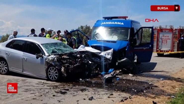 Bursa’da jandarma aracıyla araba çarpıştı