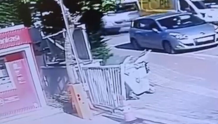 Bursa’da kaldırımda servis minibüsünün çarptığı yaya, hayatını kaybetti