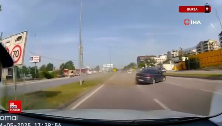 Bursa’da lastiği patlayan araba karşı şeride uçtu