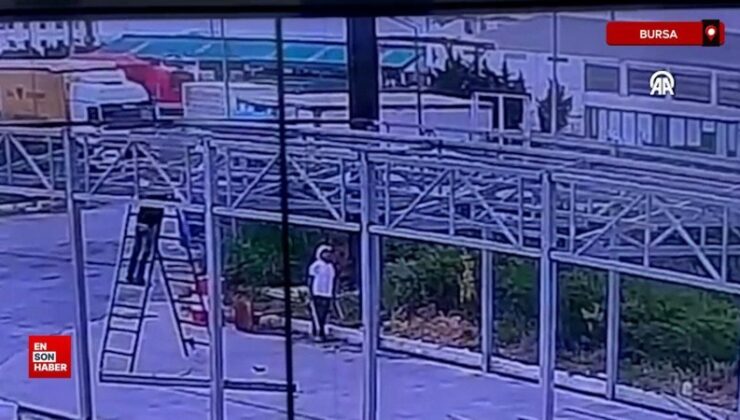 Bursa’da park halindeki tıra çarpan kamyonetteki 2 kişi hayatını kaybetti