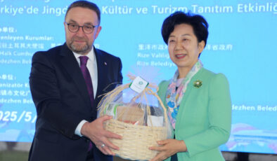 ‘Çayın Ahengi ve İpekyolu Porselen Yolculuğu’ ile Türkiye ve Çin’in çay kültürü Rize’de buluştu