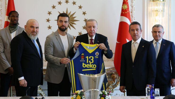 Cumhurbaşkanı Erdoğan, Fenerbahçe Erkek Basketbol Ekibi’ni kabul etti