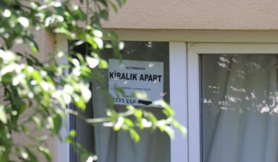 Denizli’de aparta kameralar yerleştiren işletmeci, astığı ilanla kız öğrencileri amaç aldı