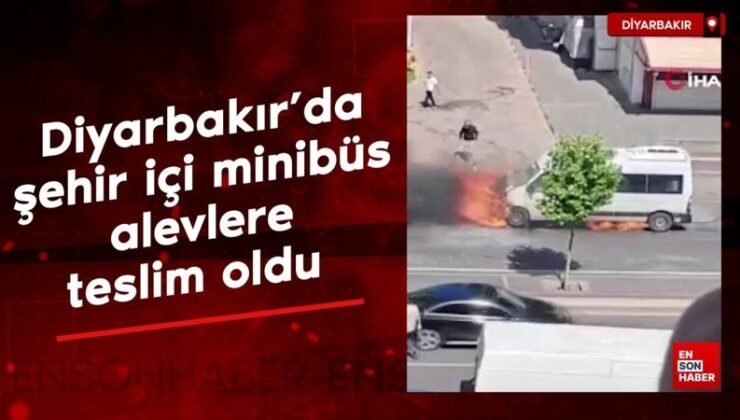 Diyarbakır’da kent içi minibüs alevlere teslim oldu