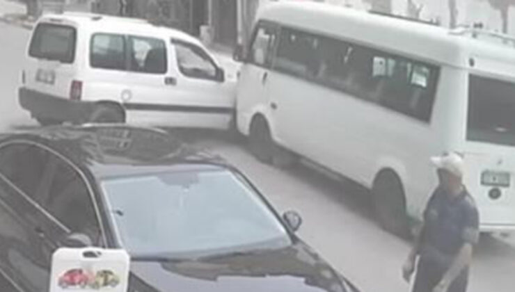 Elazığ’da hafif ticari araç ile minibüs çarpıştı