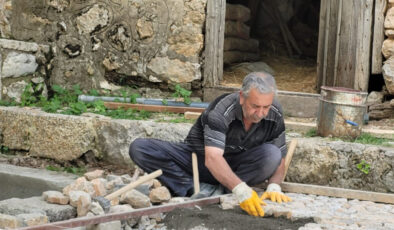 Erzincan’ın taş ustası, azmiyle kendine hayran bırakıyor