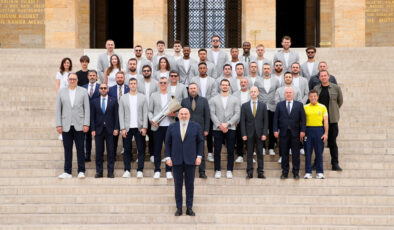 Fenerbahçe kafilesi, Anıtkabir’i ziyaret etti