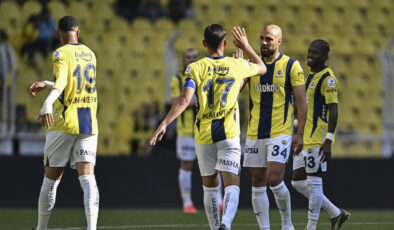 Fenerbahçe, Konyaspor’u iki golle geçti