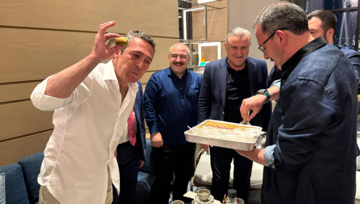 Final maçı öncesinde Ali Koç’a baklava ikramı