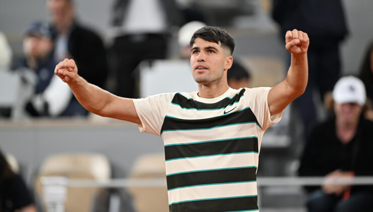 Fransa Açık’ta Carlos Alcaraz ve Iga Swiatek üçüncü tipe çıktı