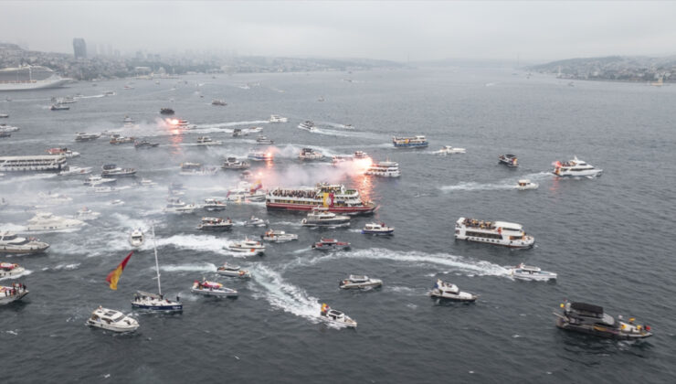 Galatasaray kadrosu tekne tipi ile taraftarlarıyla buluştu