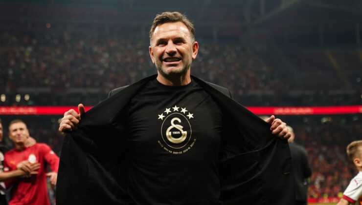 Galatasaray şampiyonluğunu taraftarıyla kutladı