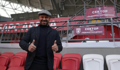 Gökdeniz Karadeniz’in ismi Rusya’da ölümsüzleşti