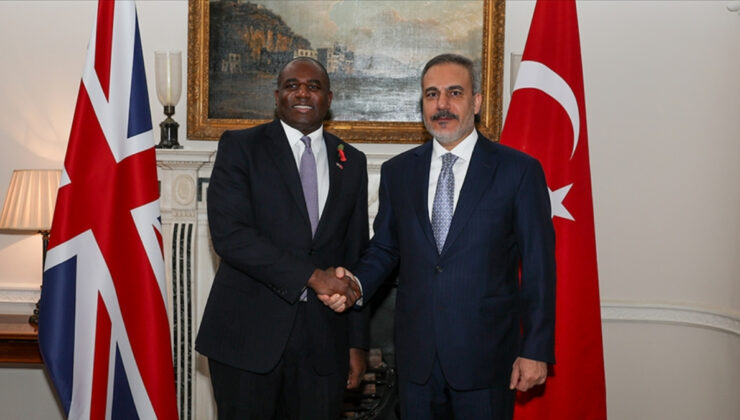 Hakan Fidan, İngiltereli mevkidaşı ile görüştü