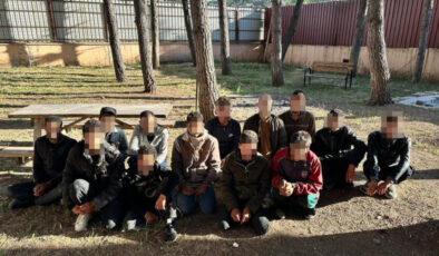 Hatay’da 65 kaçak göçmen yakalandı